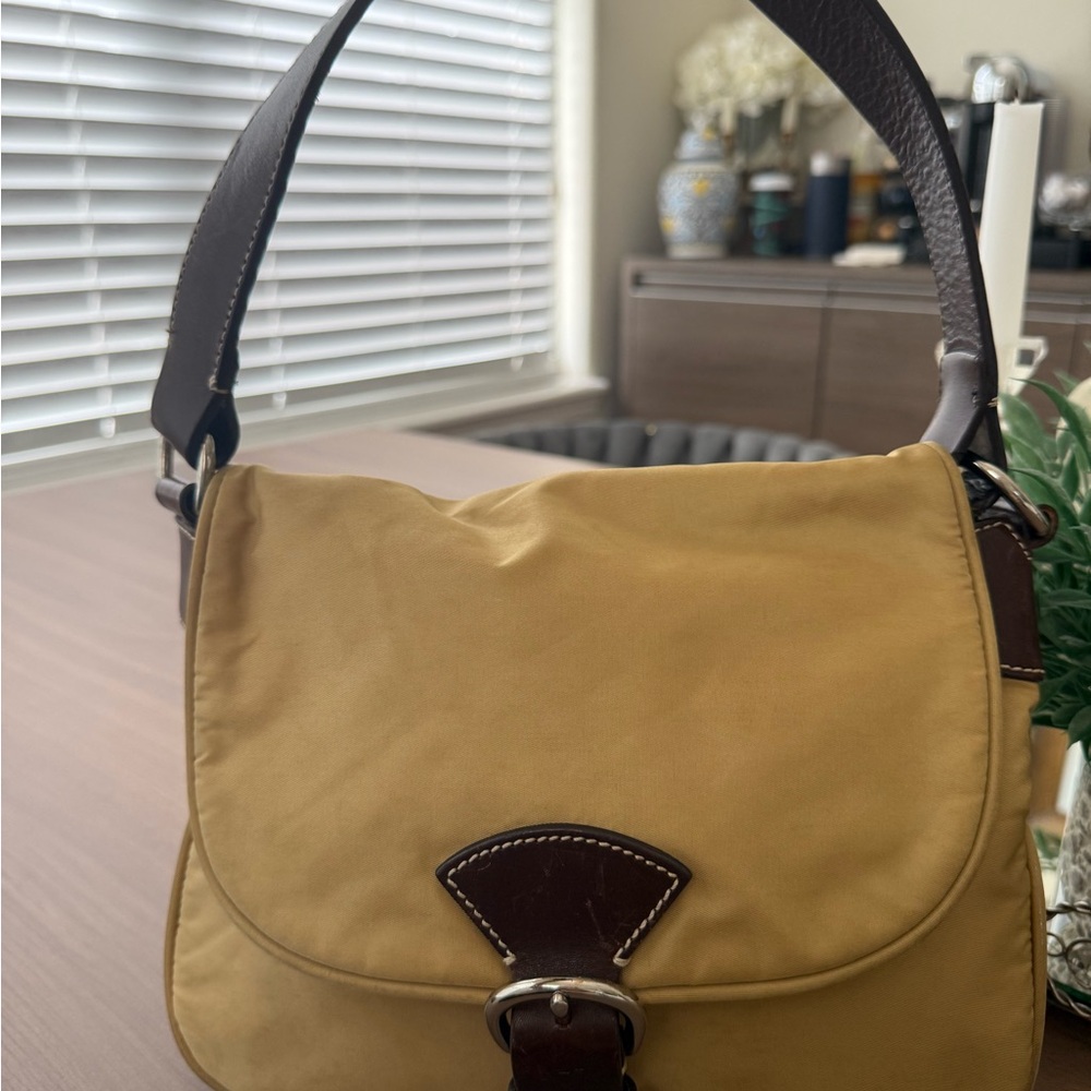 Dooney Bourke Wayfarer 90s style small  hobo shoulder bag thick strap